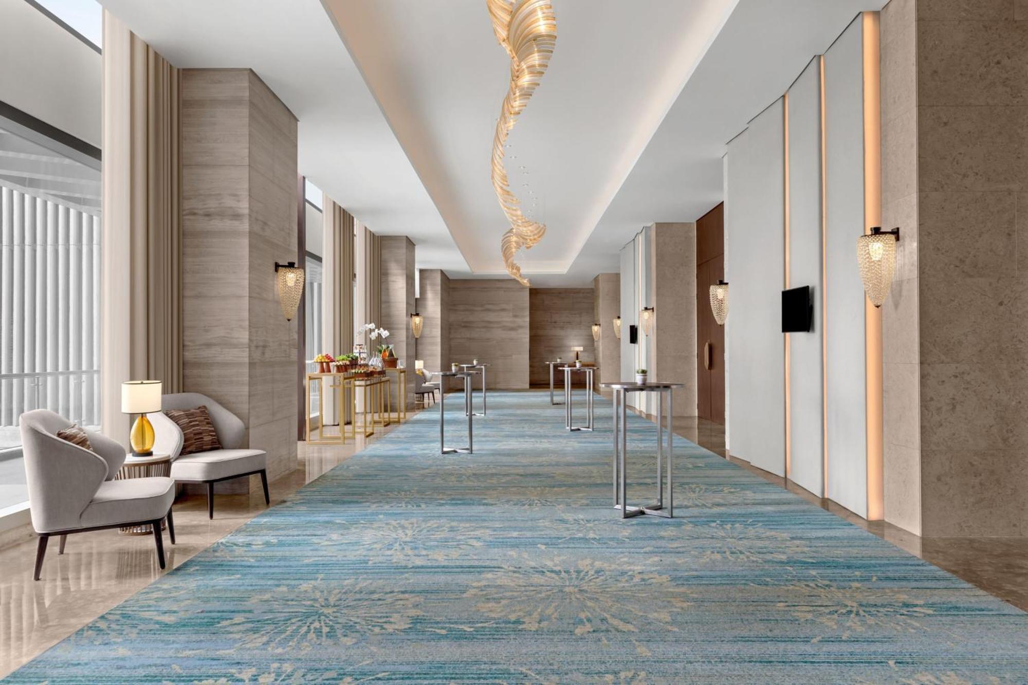 The Westin Manila Pasig City Exterior foto